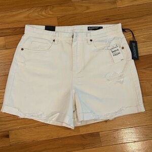 Blank NYC The Perry White Jean Mom Shorts Distressed Cut-Off Style